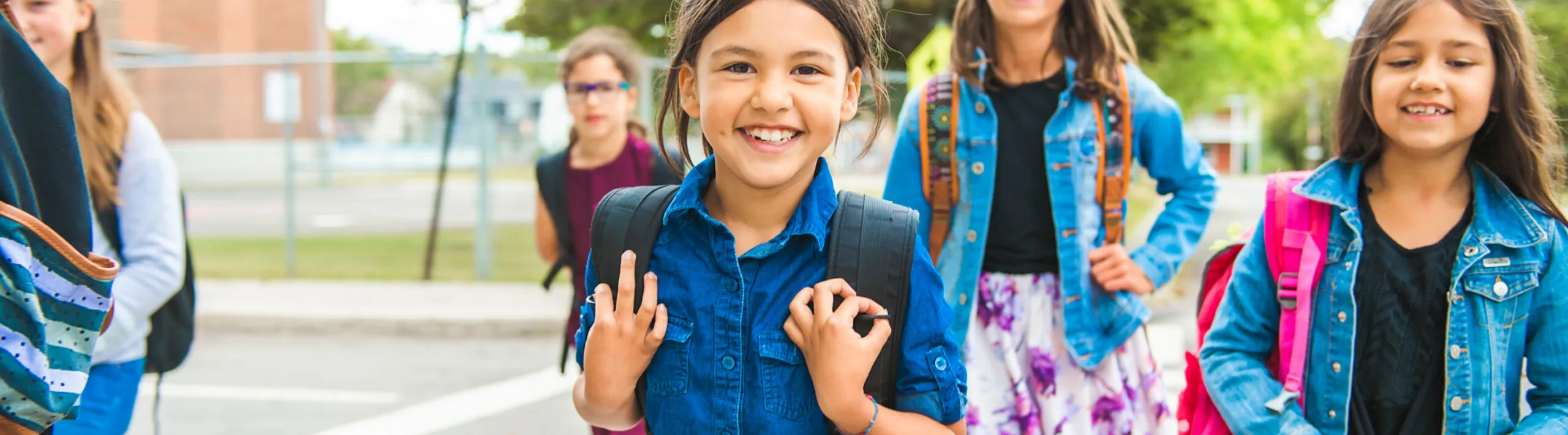 Kinderen op het schoolplein